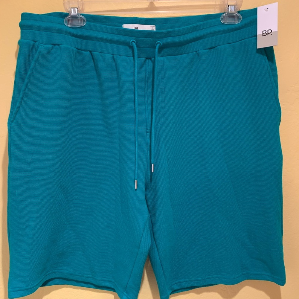 Free shipping- Mens XL Sweat shorts